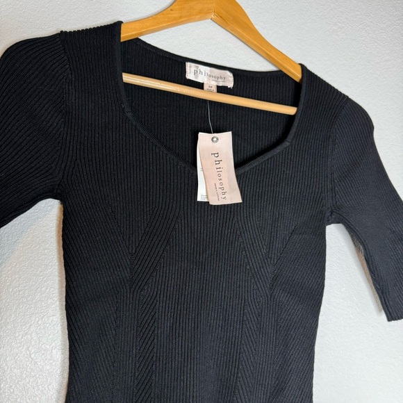 New Philosophy Small Black
Top - Picture 3 of 9